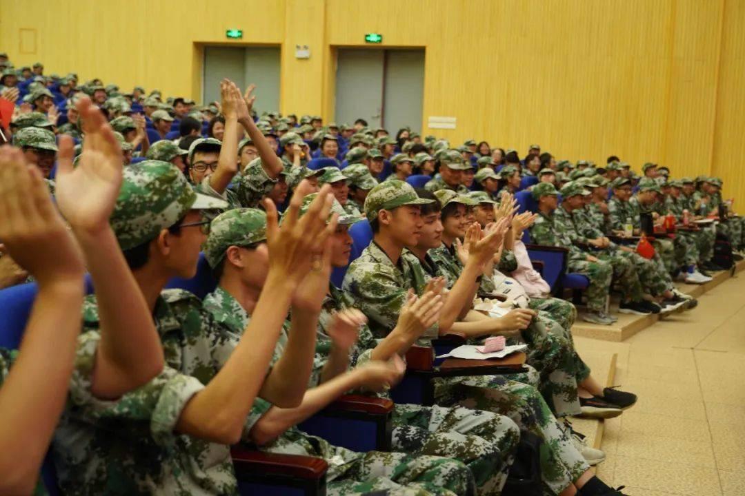 坦克出行